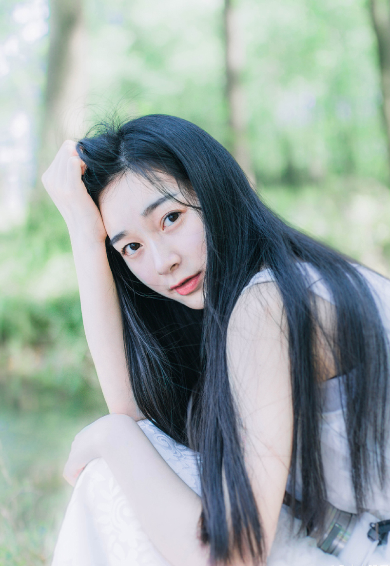 只要你不离不弃，哪怕一辈子我也愿意奉陪到底。友情也好，爱情也罢